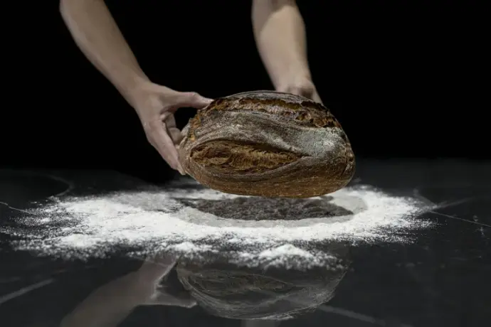 Imagen hogaza de pan sobre Allure Black