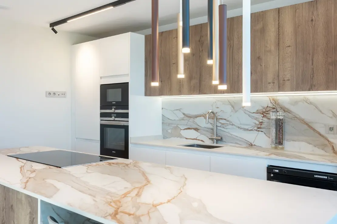 Cocina con material Macchia Vecchia Gold